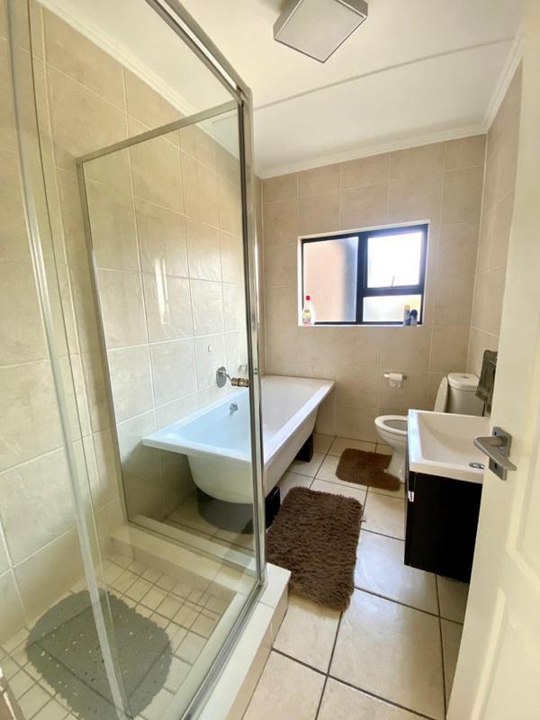 2 Bedroom Property for Sale in Oakdene Gauteng