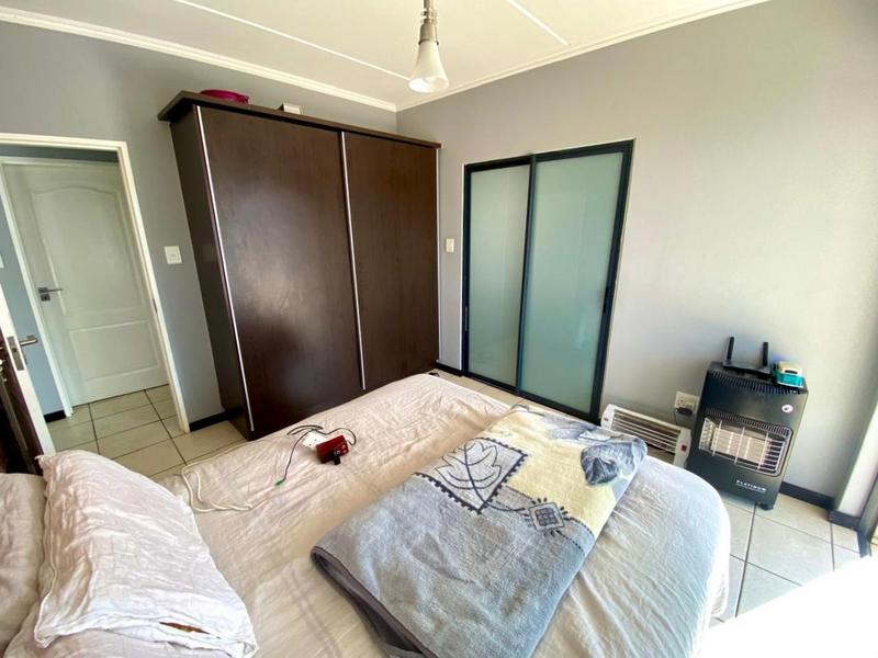 2 Bedroom Property for Sale in Oakdene Gauteng