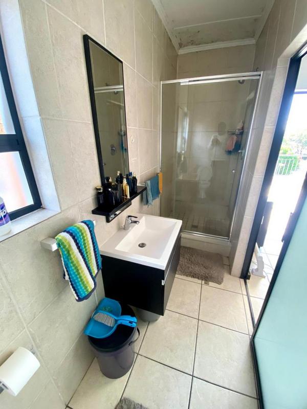 2 Bedroom Property for Sale in Oakdene Gauteng
