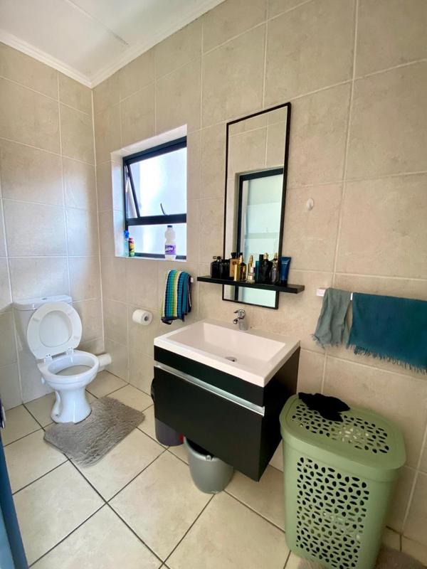 2 Bedroom Property for Sale in Oakdene Gauteng