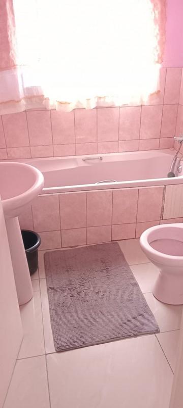 3 Bedroom Property for Sale in Protea North Gauteng
