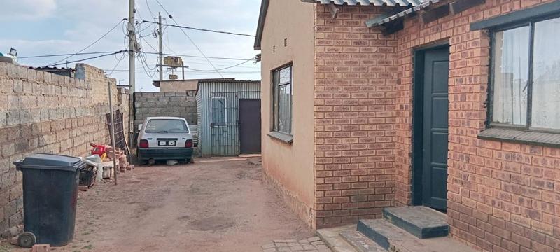 2 Bedroom Property for Sale in Thulani Gauteng