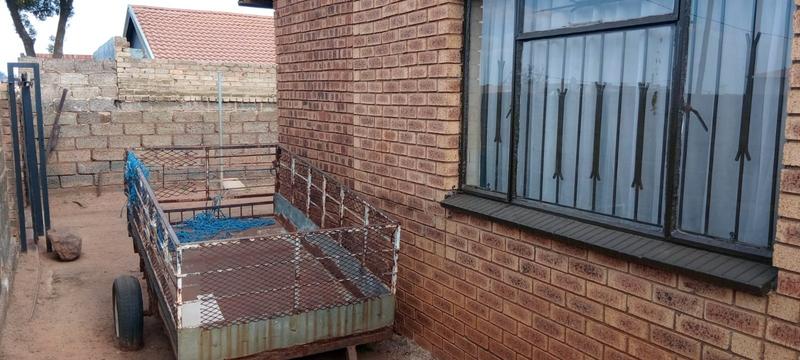 2 Bedroom Property for Sale in Thulani Gauteng
