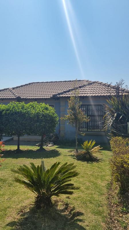 To Let 3 Bedroom Property for Rent in Waterfall View Gauteng