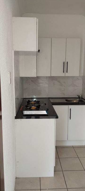 To Let 1 Bedroom Property for Rent in Edenvale Gauteng