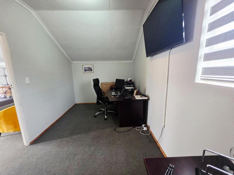 3 Bedroom Property for Sale in Glen Marais Gauteng