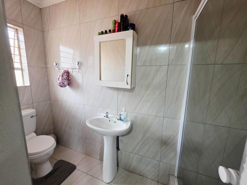 3 Bedroom Property for Sale in Glen Marais Gauteng