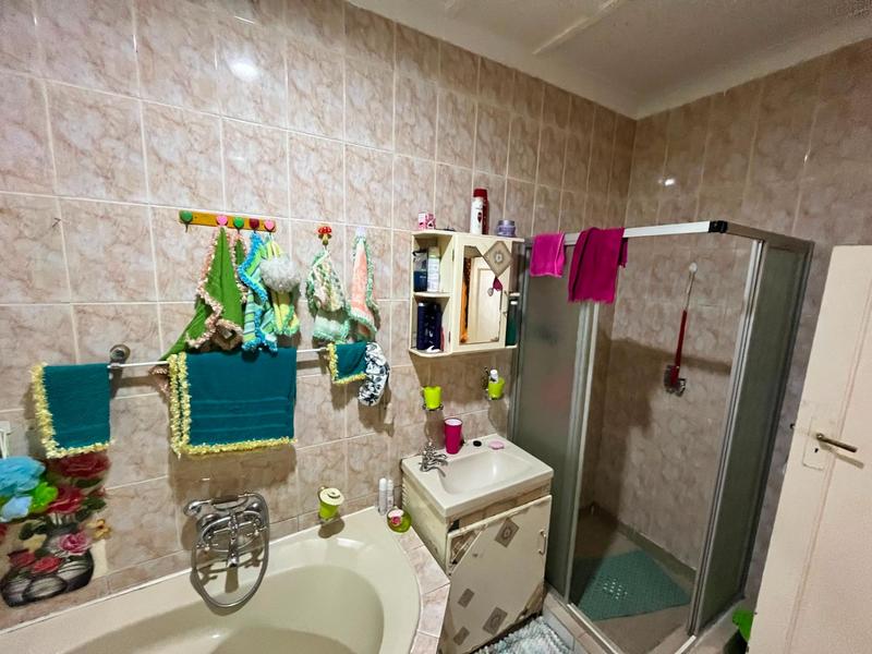 4 Bedroom Property for Sale in Dunnottar Gauteng