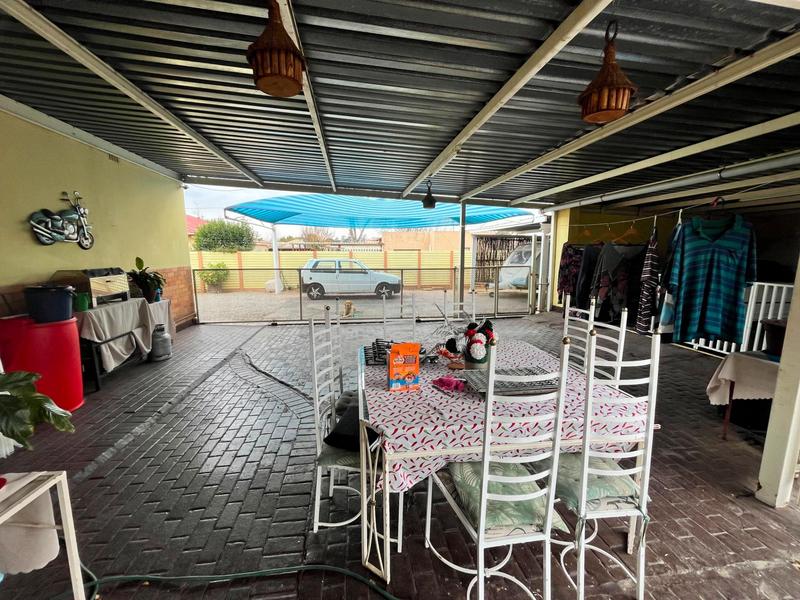 4 Bedroom Property for Sale in Dunnottar Gauteng