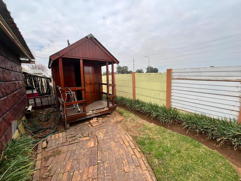 4 Bedroom Property for Sale in Dunnottar Gauteng