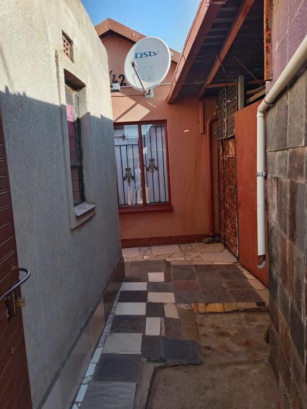 3 Bedroom Property for Sale in Protea North Gauteng