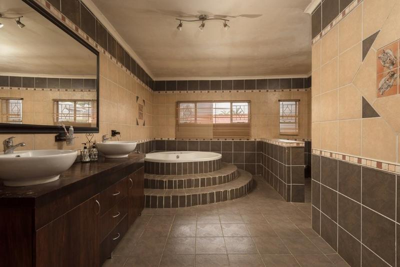 4 Bedroom Property for Sale in Albemarle Ext 2 Gauteng