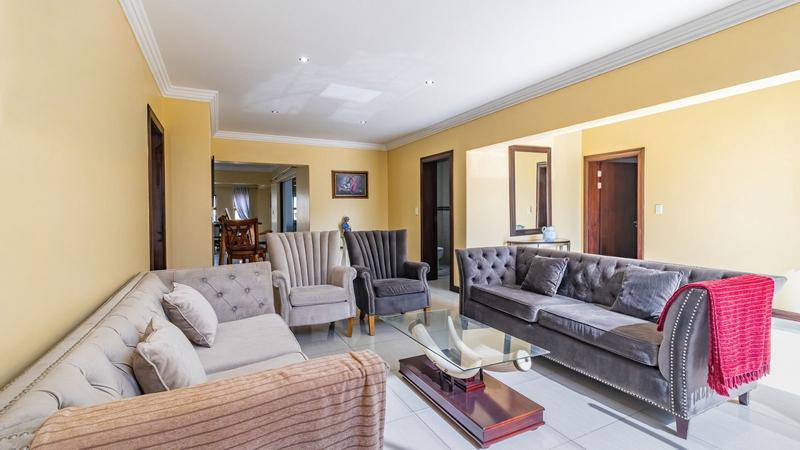 5 Bedroom Property for Sale in Aspen Hills Gauteng