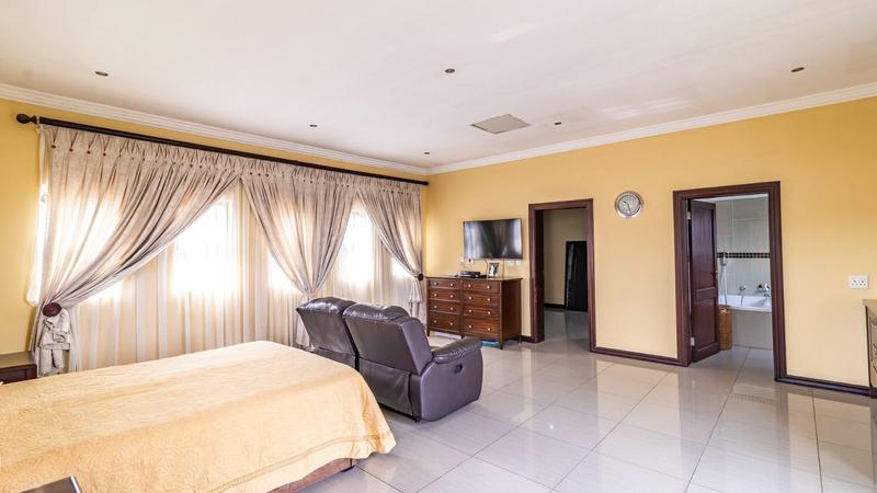 5 Bedroom Property for Sale in Aspen Hills Gauteng
