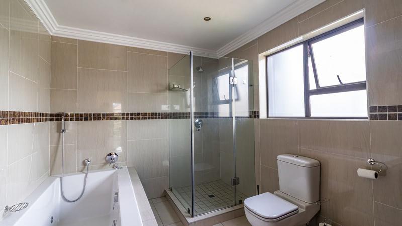 5 Bedroom Property for Sale in Aspen Hills Gauteng