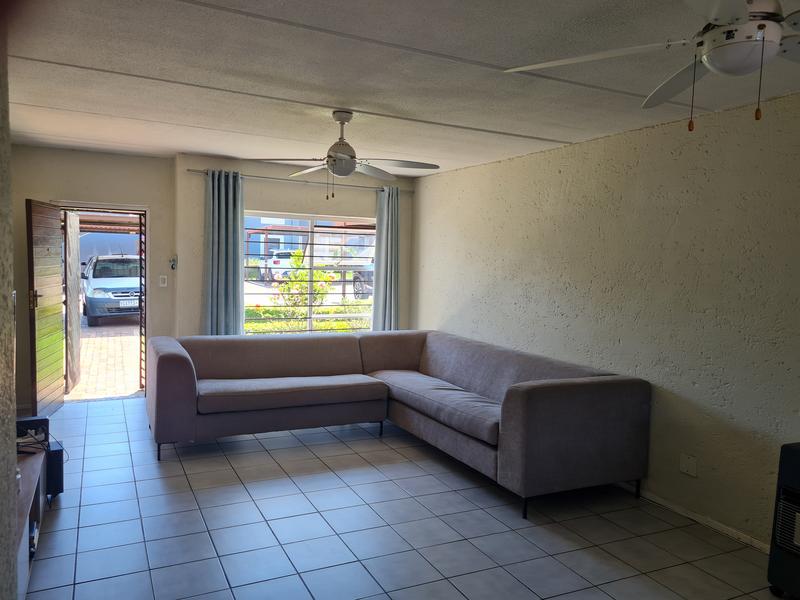 To Let 2 Bedroom Property for Rent in Weltevreden Park Gauteng