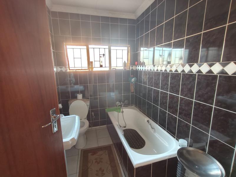 3 Bedroom Property for Sale in Erasmia Gauteng