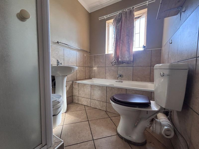 2 Bedroom Property for Sale in Florida Glen Gauteng