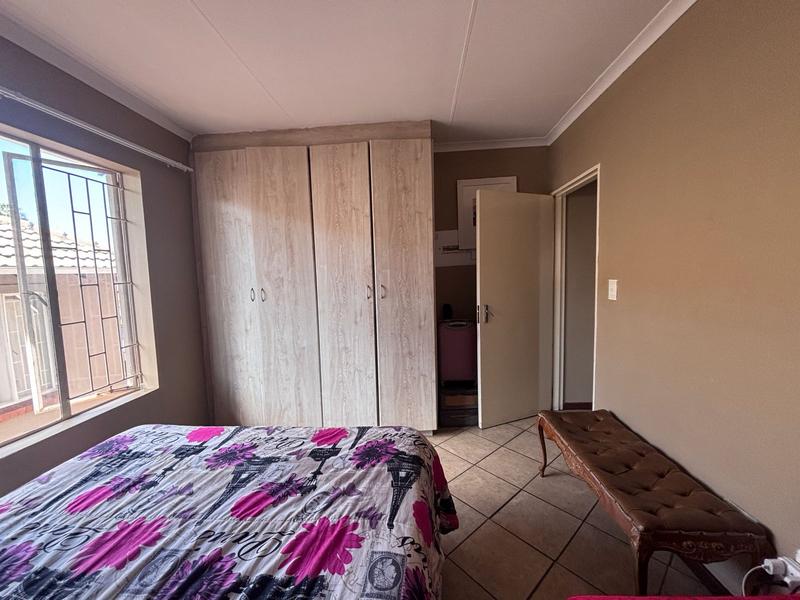 2 Bedroom Property for Sale in Florida Glen Gauteng