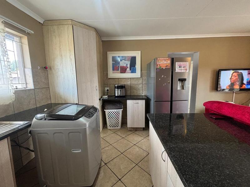 2 Bedroom Property for Sale in Florida Glen Gauteng