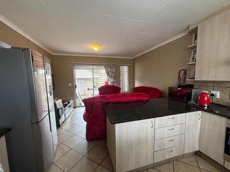 2 Bedroom Property for Sale in Florida Glen Gauteng