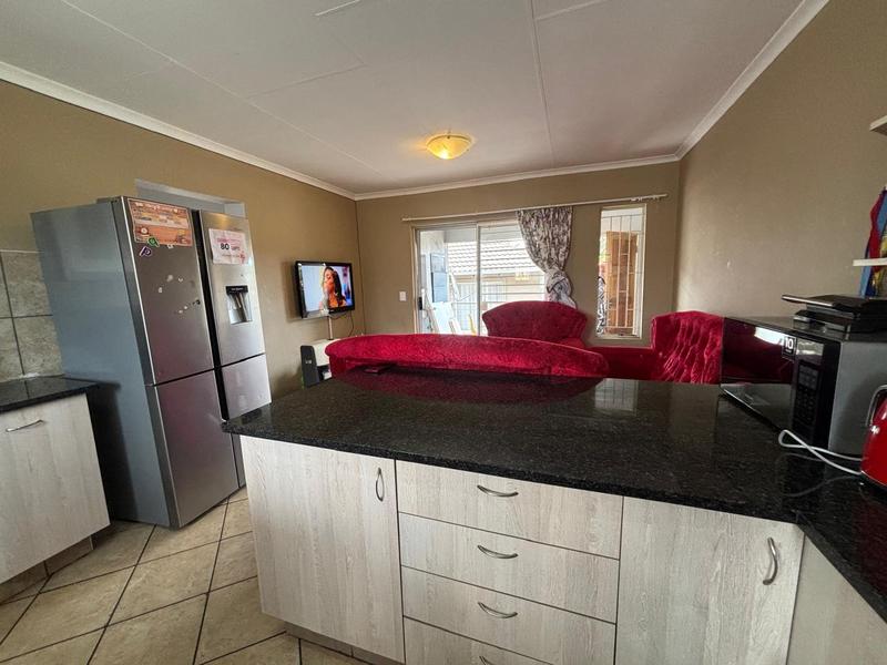 2 Bedroom Property for Sale in Florida Glen Gauteng