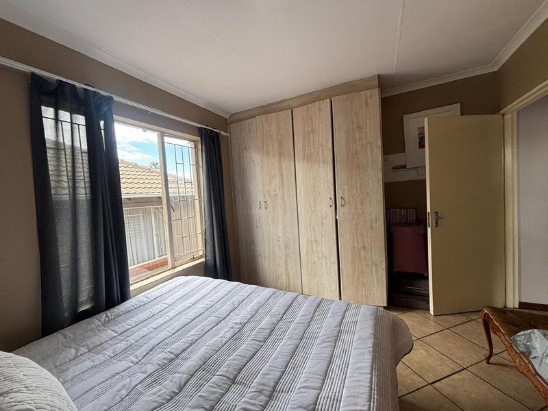 2 Bedroom Property for Sale in Florida Glen Gauteng