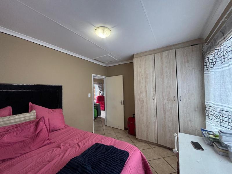 2 Bedroom Property for Sale in Florida Glen Gauteng