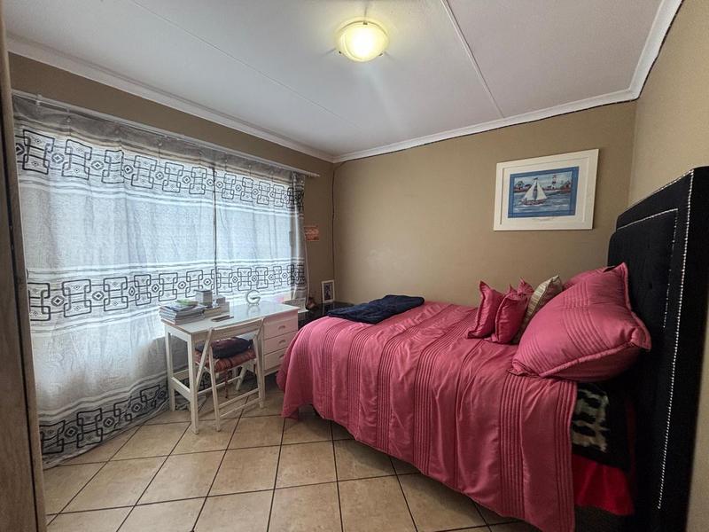 2 Bedroom Property for Sale in Florida Glen Gauteng