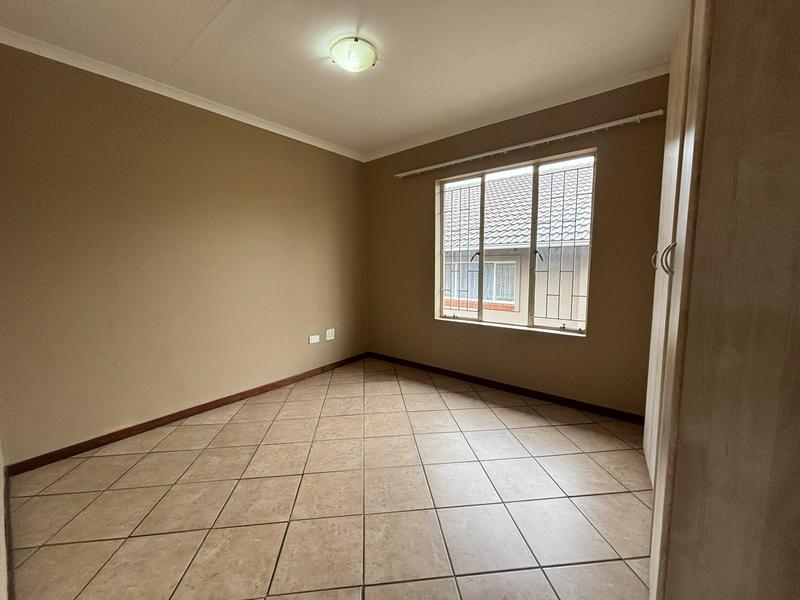 2 Bedroom Property for Sale in Florida Glen Gauteng