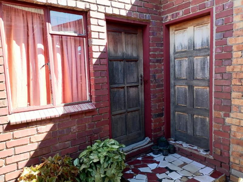 6 Bedroom Property for Sale in Duduza Gauteng