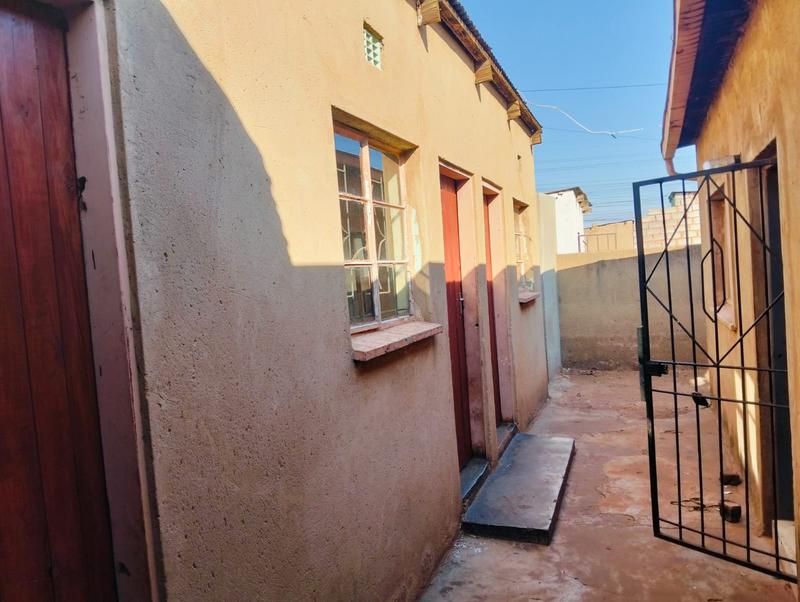 8 Bedroom Property for Sale in Tembisa Gauteng