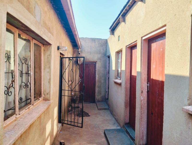 8 Bedroom Property for Sale in Tembisa Gauteng
