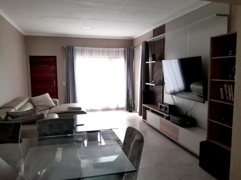 2 Bedroom Property for Sale in Bassonia Gauteng