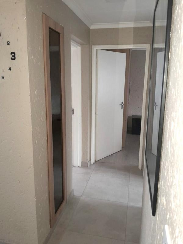 2 Bedroom Property for Sale in Bassonia Gauteng