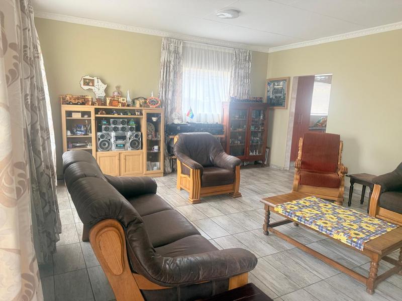 4 Bedroom Property for Sale in Klippoortje Gauteng