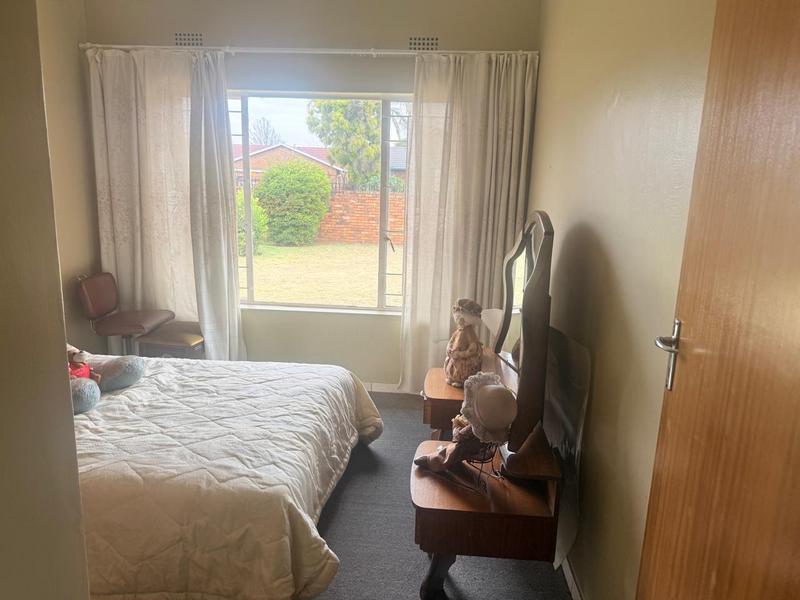 4 Bedroom Property for Sale in Klippoortje Gauteng