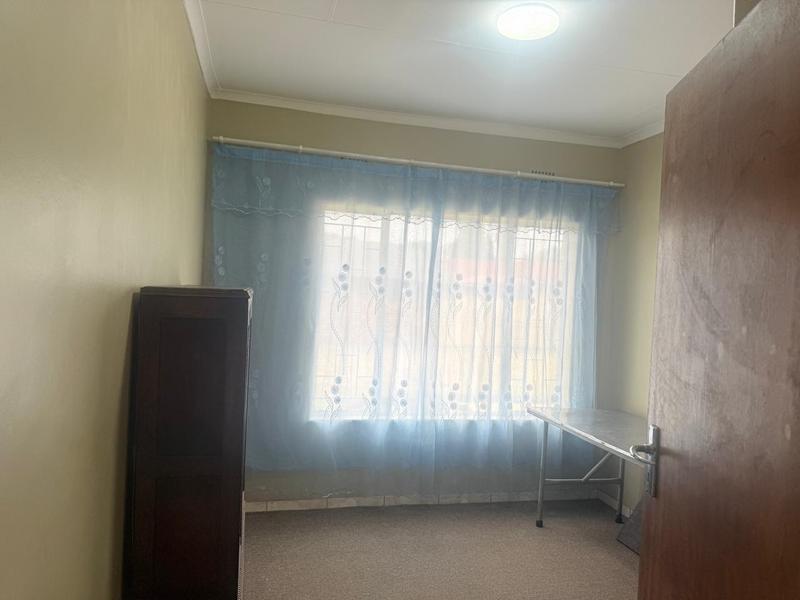 4 Bedroom Property for Sale in Klippoortje Gauteng
