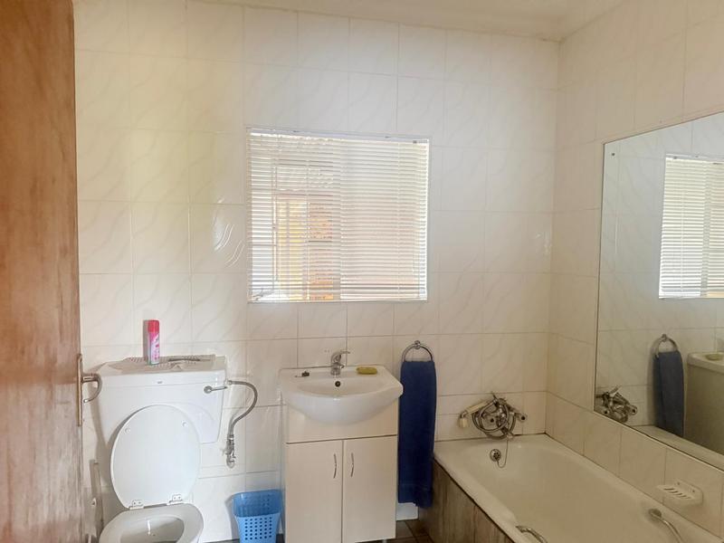 4 Bedroom Property for Sale in Klippoortje Gauteng