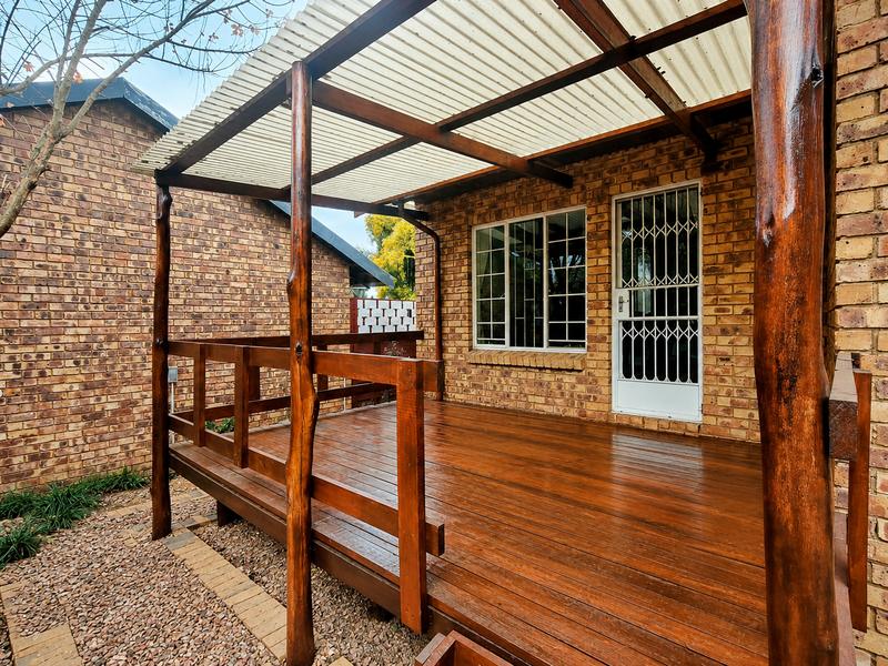 2 Bedroom Property for Sale in Heuweloord Gauteng