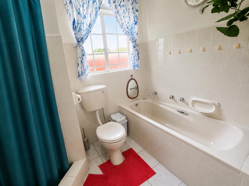 2 Bedroom Property for Sale in Heuweloord Gauteng