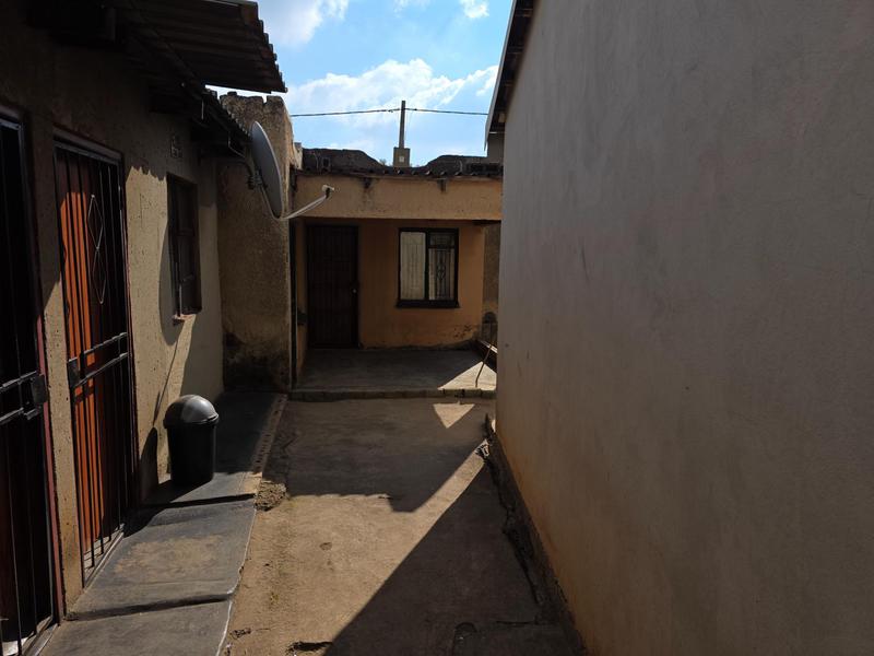 8 Bedroom Property for Sale in Tembisa Gauteng