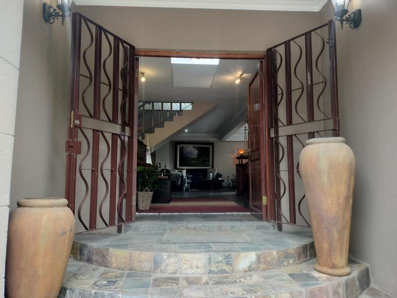 2 Bedroom Property for Sale in Waterkloof Ridge Gauteng