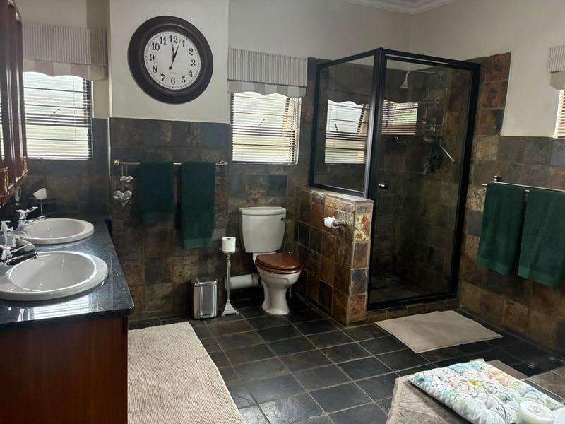 2 Bedroom Property for Sale in Waterkloof Ridge Gauteng