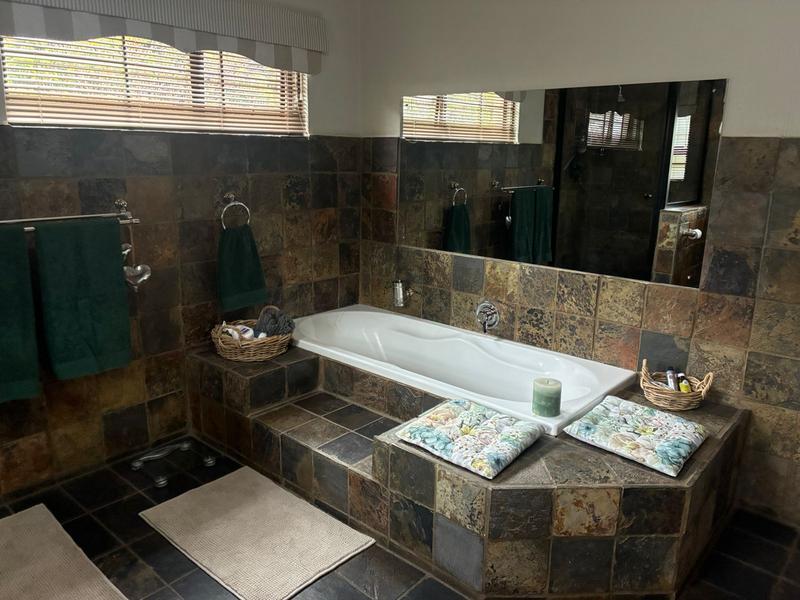 2 Bedroom Property for Sale in Waterkloof Ridge Gauteng