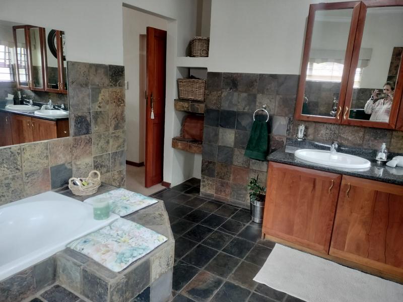 2 Bedroom Property for Sale in Waterkloof Ridge Gauteng