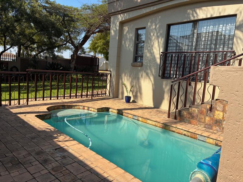 2 Bedroom Property for Sale in Waterkloof Ridge Gauteng