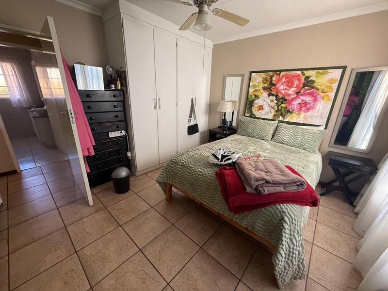 2 Bedroom Property for Sale in The Reeds Gauteng