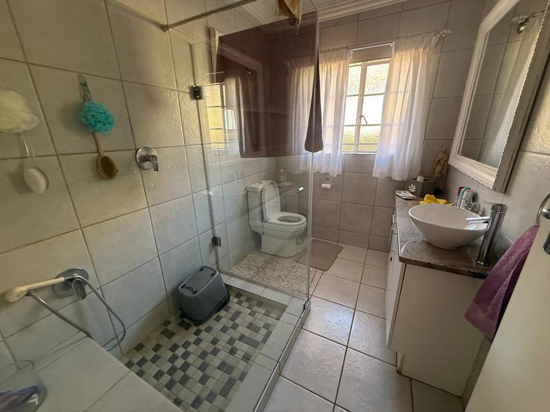 2 Bedroom Property for Sale in The Reeds Gauteng