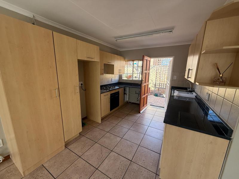 2 Bedroom Property for Sale in The Reeds Gauteng
